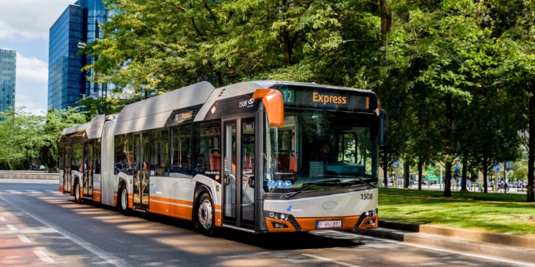 105 autobuses Solaris Urbino 18 eléctricos circularán por Milán en 2025