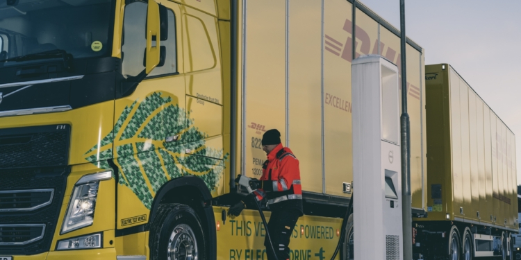 DHL y Volvo: Transporte libre de combustibles fósiles