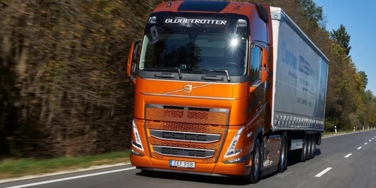 Volvo Trucks reduce el consumo de combustible en carretera