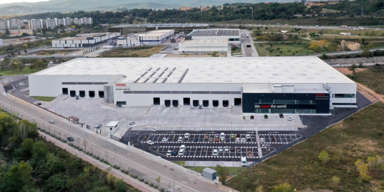 Toyota Material Handling España abre las puertas de su nueva sede central