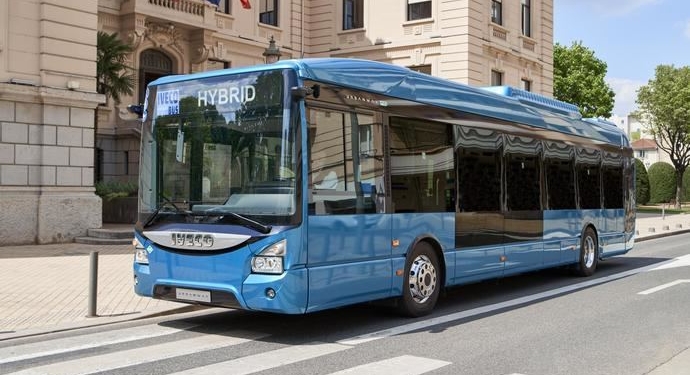 Córdoba mejora su transporte público con cinco autobuses híbridos