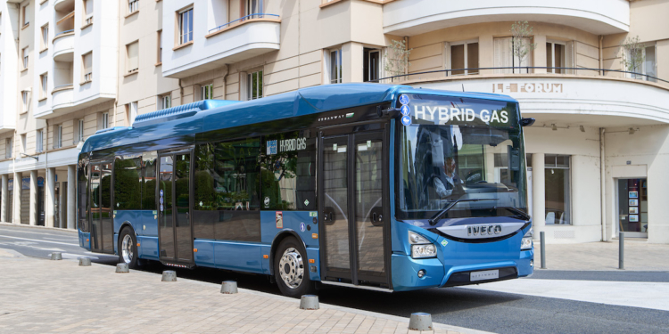 Iveco Bus lanza una gama de autobuses híbridos suaves de nueva generación