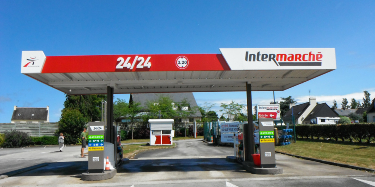 Miles de estaciones de servicio a bajo coste con UTA Edenred