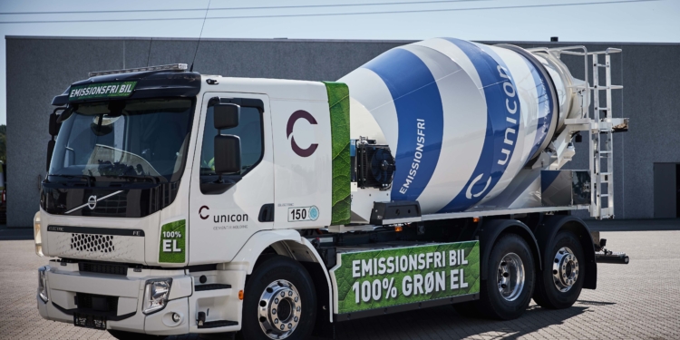 Volvo Trucks y Unicon, pioneros en el transporte de hormigón ecológico