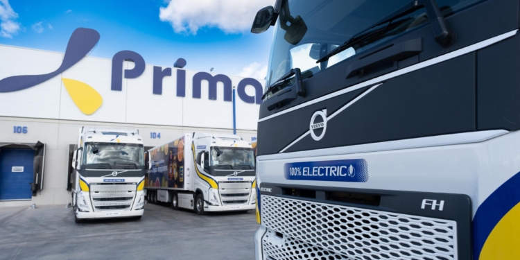Grupo Primafrio incorpora a su flota 15 camiones Volvo FH Electric