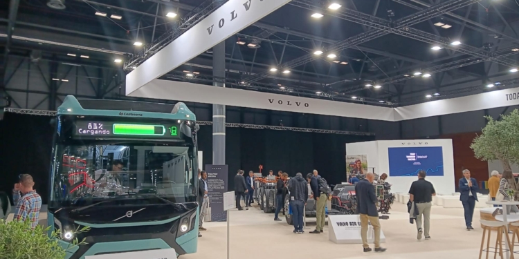Volvo Buses presenta su visión de Ciudades cero del futuro en FIAA 2024