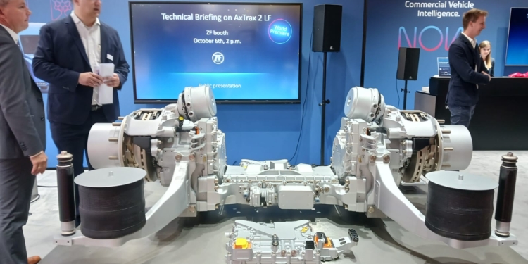 ZF presenta la nueva generación del eje eléctrico de piso bajo AxTrax 2 LF
