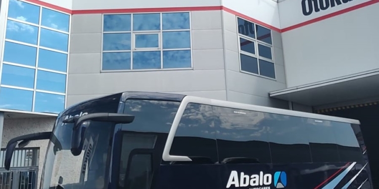 La empresa Autocares Abalo recibe dos autobuses de la compañía Otokar