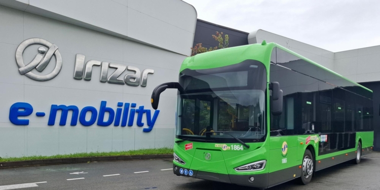 La Veloz renueva su flota con dos nuevos autobuses 100% eléctricos de Irizar