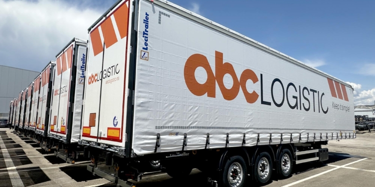 ABC Logistic refuerza su flota con 20 semirremolques Lecitrailer Elite