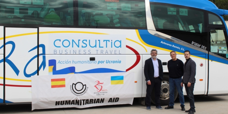Valencia recibe al autobús solidario de refugiados ucranianos