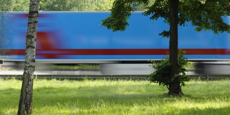 ACEA pide a la UE incluir al transporte por carretera en el sistema de fijación de precios del carbono