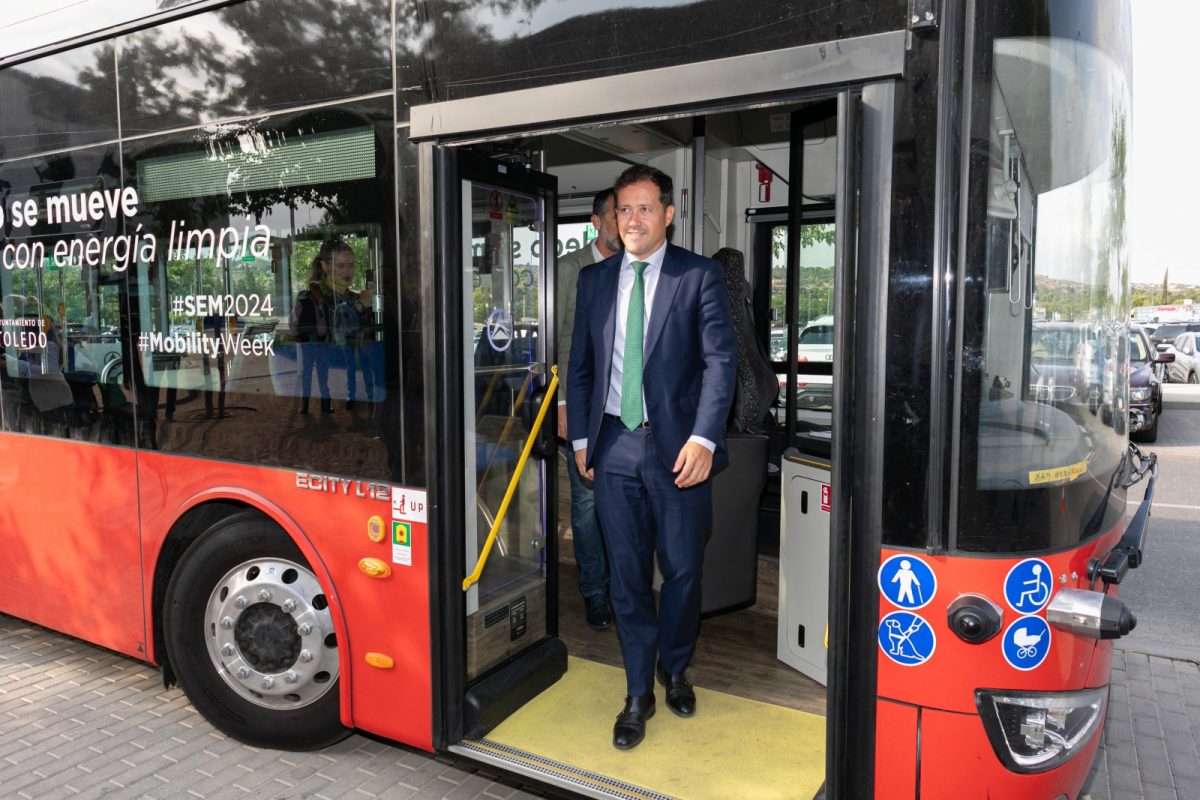 Toledo da a conocer los tres nuevos autobuses eléctricos de Unauto