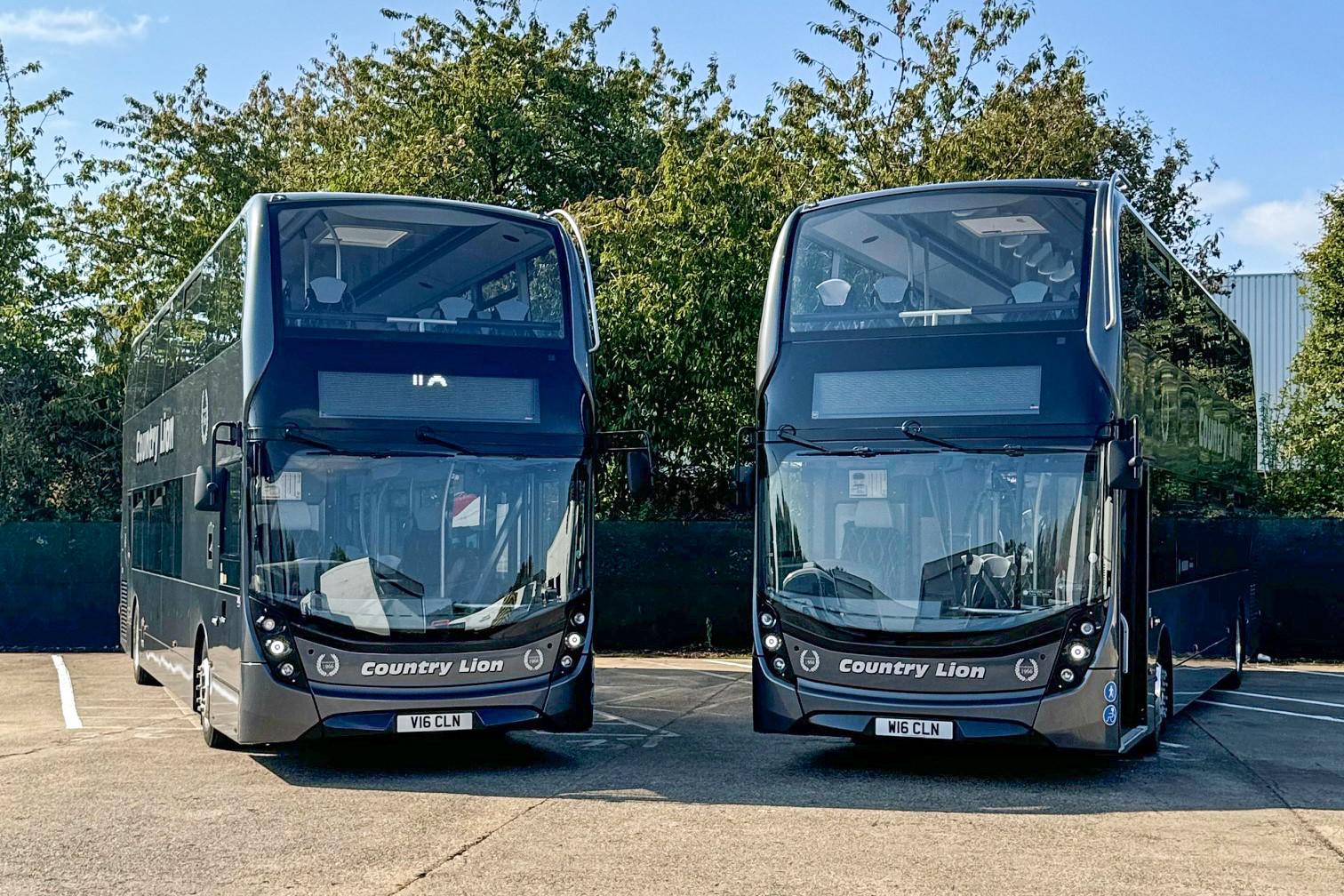 Country Lion incorpora dos autobuses de dos pisos Enviro400