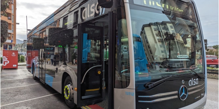 Alsa operará dos autobuses eléctricos en la Bahía de Santander