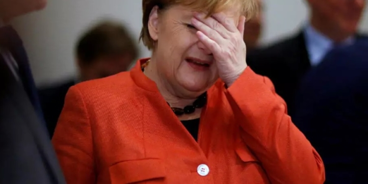 IRU pide a Angela Merkel que demuestre liderazgo en el caos fronterizo europeo
