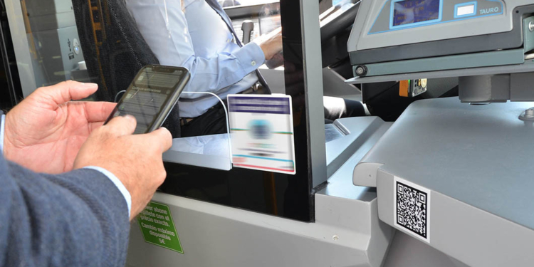 Valdemoro comienza a implantar el pago con tarjeta en los autobuses urbanos