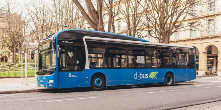 Dbus adapta sus líneas para garantizar la movilidad durante el Antiguo