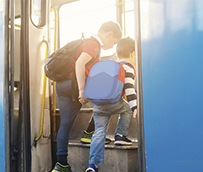 Caravana de autobuses escolares por las calles de Cartagena