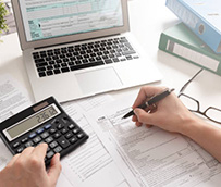 Declaración de la Renta 2022 : ¿cómo tributan las ayudas a autónomos?