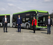 Mercedes-Benz entrega los primeros autobuses articulados eléctricos a Üstra