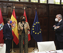 Almeida y Dolors Montserrat se reúnen para tratar los fondos europeos