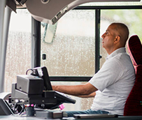 Menos del 3% los conductores de buses españoles son menores de 25