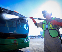 El transporte escolar de Andalucía reclama cinco millones y medio, de la limpieza