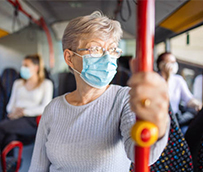 Granada retoma las paradas a demanda para mujeres, del bus búho
