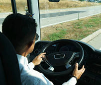 Adaptar tiempos de conducción y descanso para los conductores discrecionales de autocar