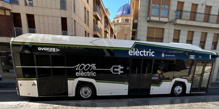 Elche incorpora a su flota seis nuevos autobuses 100% eléctricos