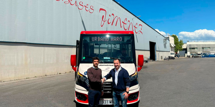 Indcar entrega a Jiménez Movilidad un nuevo MOBI City L7 Low Entry