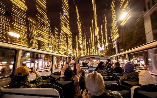 Barcelona Christmas Tour regresa con su ruta nocturna por las luces de Navidad