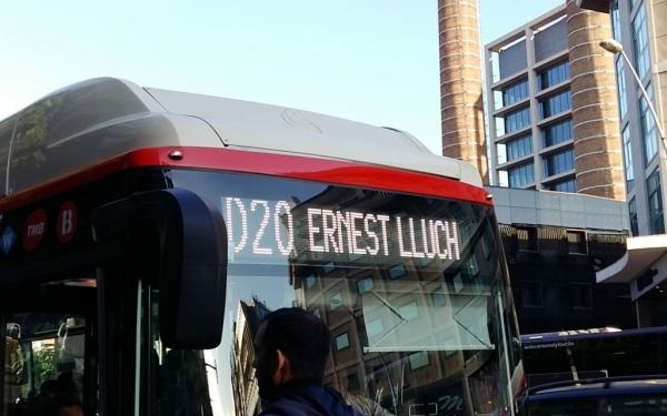 TMB refuerza las líneas V29 y D20 para mejorar el acceso a las playas