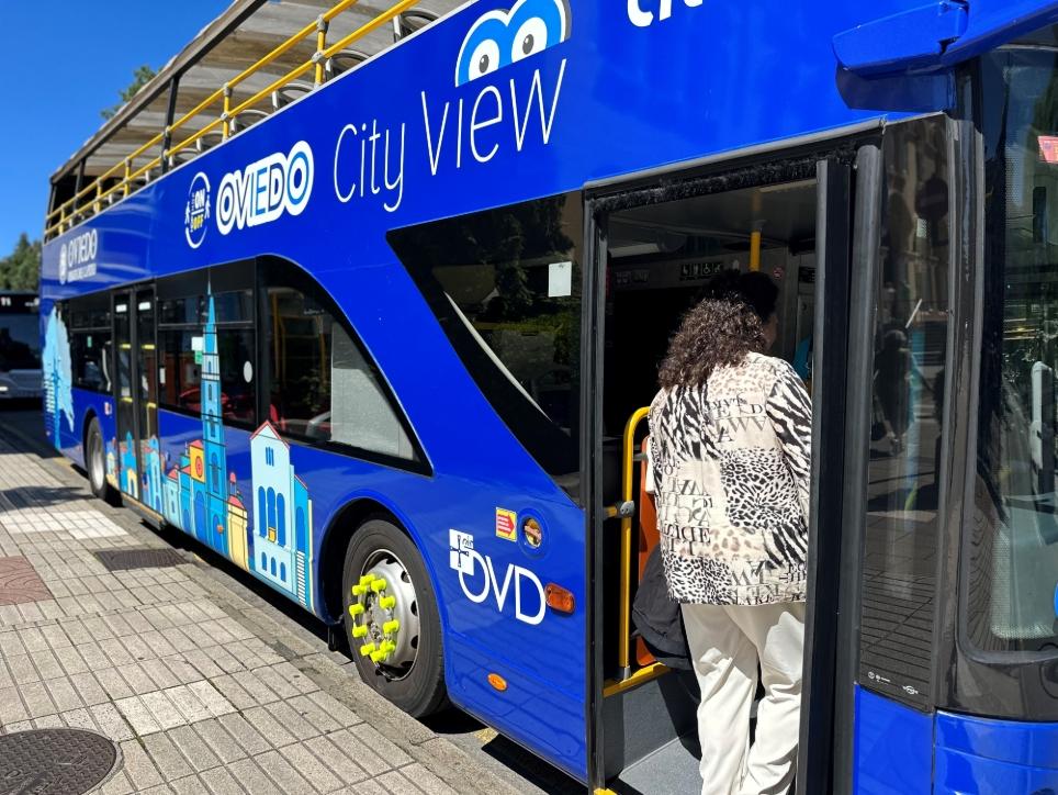 Oviedo reactiva su autobús turístico como propuesta de ocio y descubrimiento