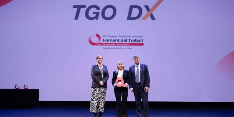 Bus4.me recibe dos nuevos premios empresariales que reconocen su labor