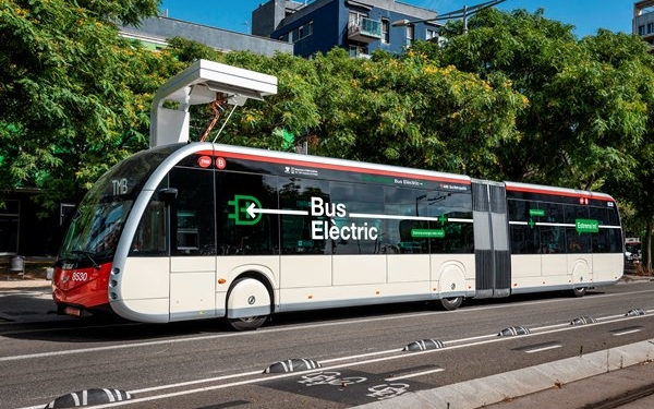 TMB comprará 23 autobuses eléctricos para distintos servicios