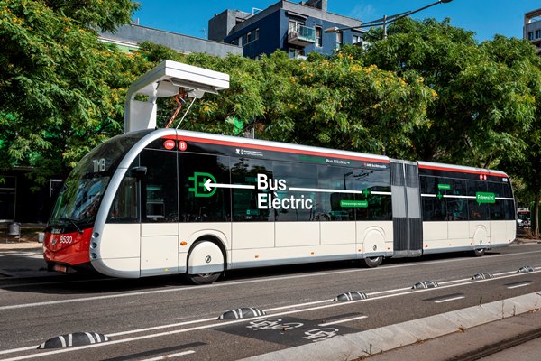 TMB comprará 23 autobuses eléctricos para distintos servicios