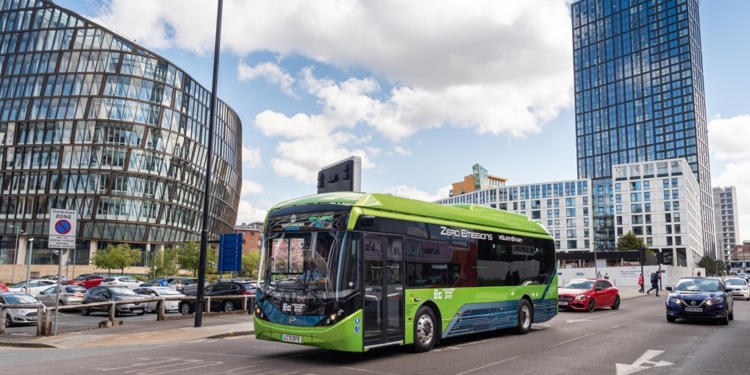 Alexander Dennis entrega cuatro buses de cero emisiones en Reino Unido