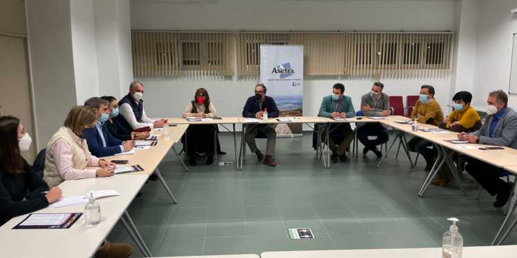 Asetra Segovia se reúne con el PP ante las inminentes elecciones autonómicas