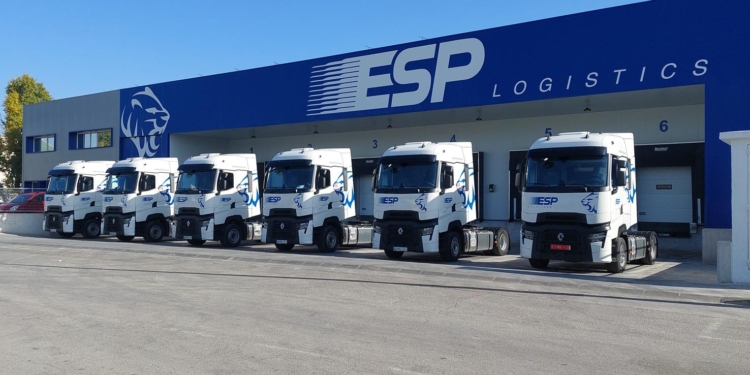 Renault Trucks entrega 200 tractoras de la gama T a ESP Solutions