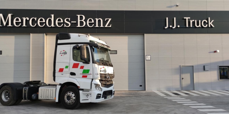 Mercedes y Fuso amplían su red de asistencia en Madrid