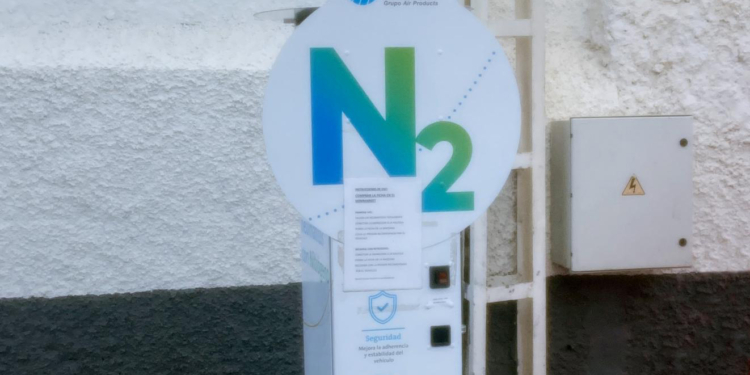 Primer dispensador de nitrógeno para neumáticos de Carburos Metálicos