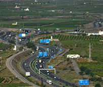 Cataluña estudia prohibir la circulación de camiones por la AP-7 los fines de semana