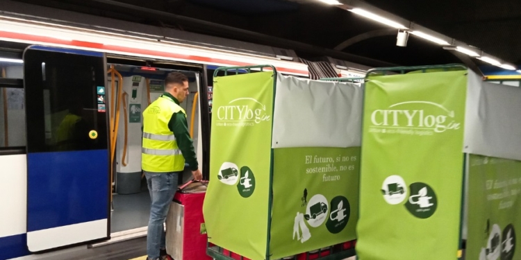 CITYlogin reparte mercancías en la red de metro en la prueba piloto ‘Última Milla’