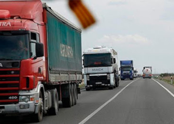 La historia se repite: colas kilométricas de camiones para salir de Reino Unido