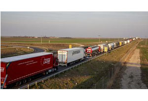 Alemania critica a su Gobierno por las colas kilométricas en la frontera