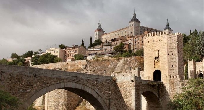 25 sanciones a autocares en Toledo por no pagar la tasa turística