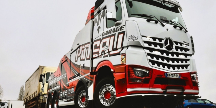 El nuevo Arocs de Pineau destaca por su capacidad de hasta 120 toneladas