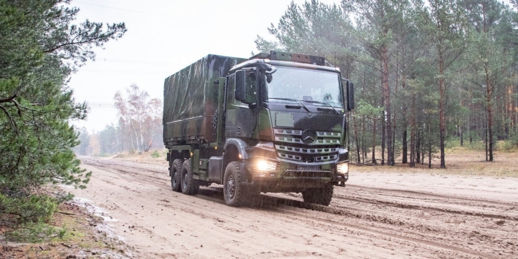 Más de 100 Mercedes-Benz Arocs para el ejército alemán